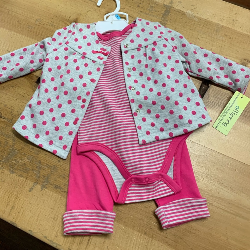 Reversible 3 pc set. So cute and versatile!